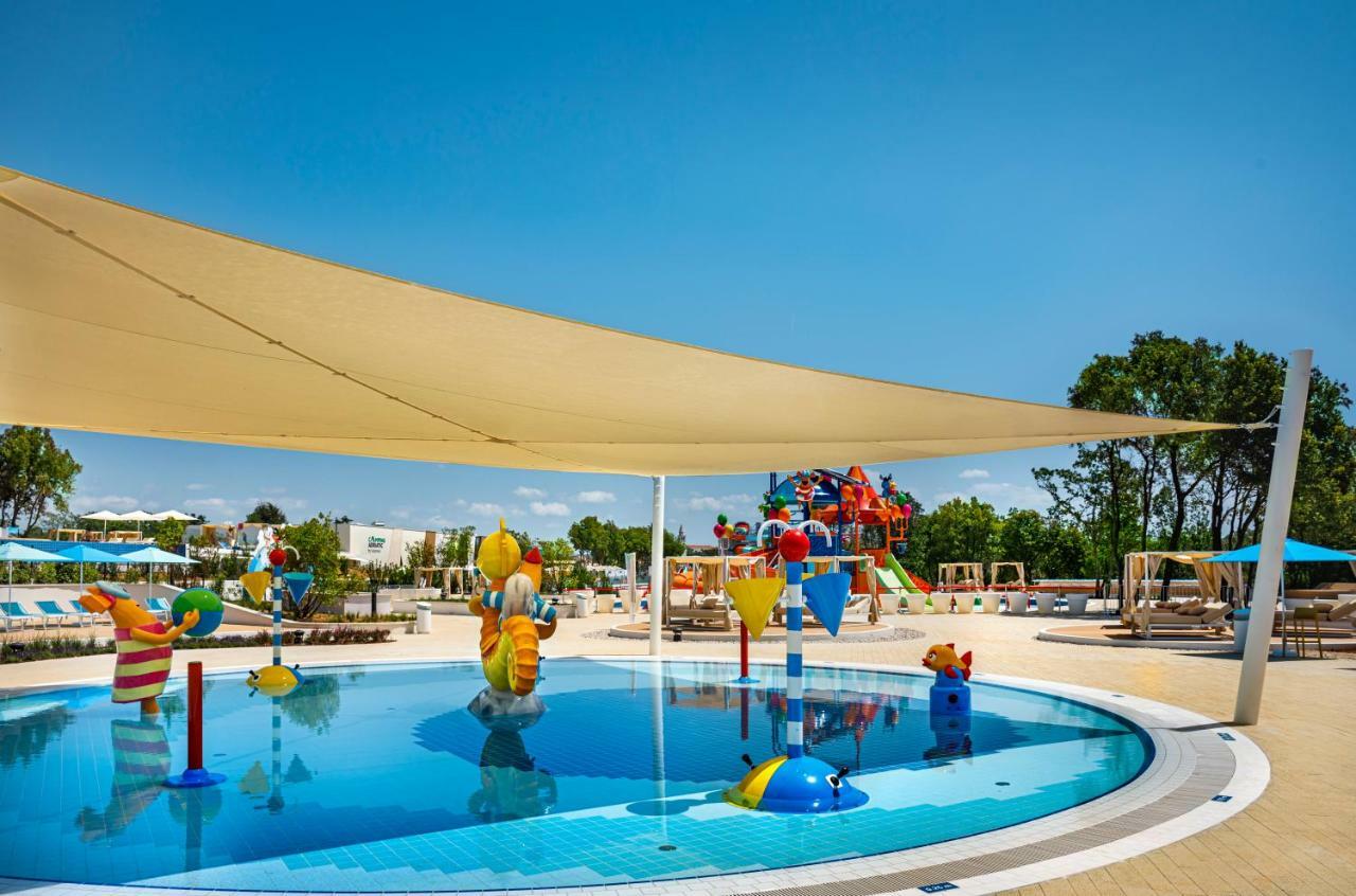 Victoria Mobilehome In Istra Premium Camping Resort Funtana Eksteriør billede